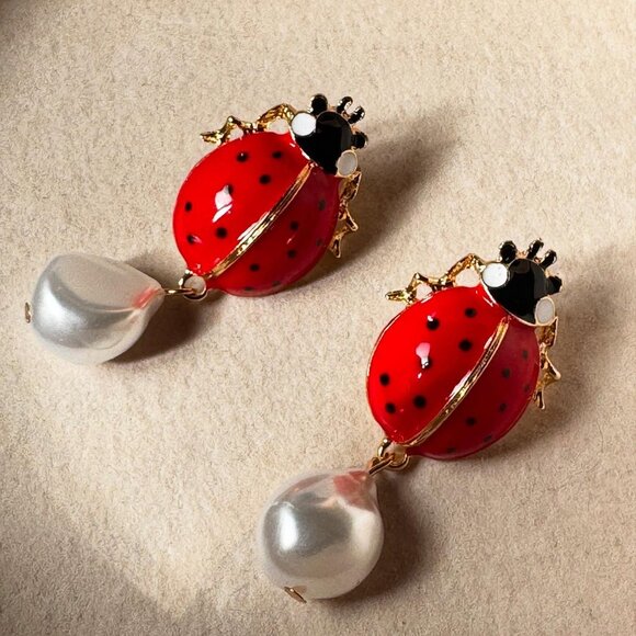 NEW Bold Pearl Drop Ladybug Red Statement Earrings - Picture 3 of 6